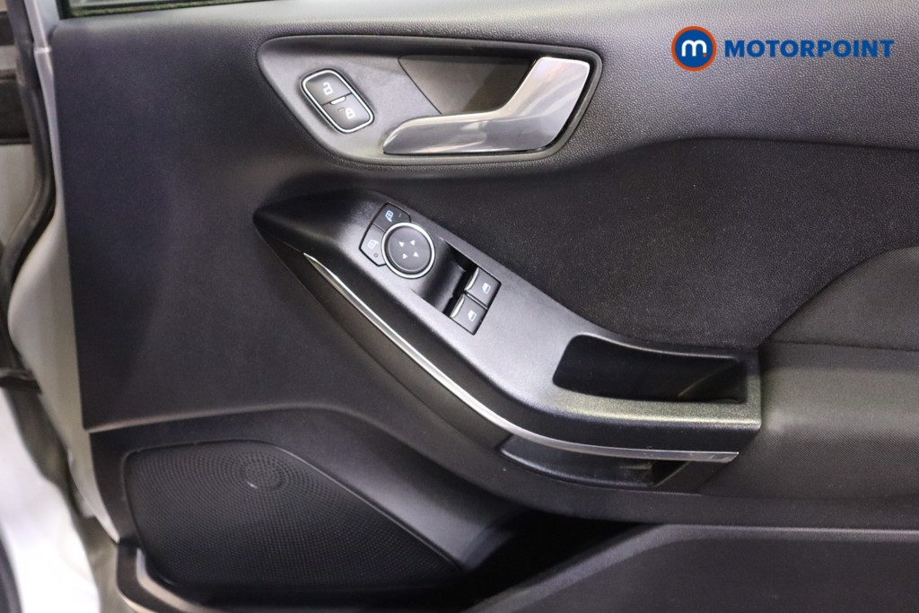 Ford Fiesta Zetec Manual Petrol Hatchback - Stock Number (1606090) - 10th supplementary image