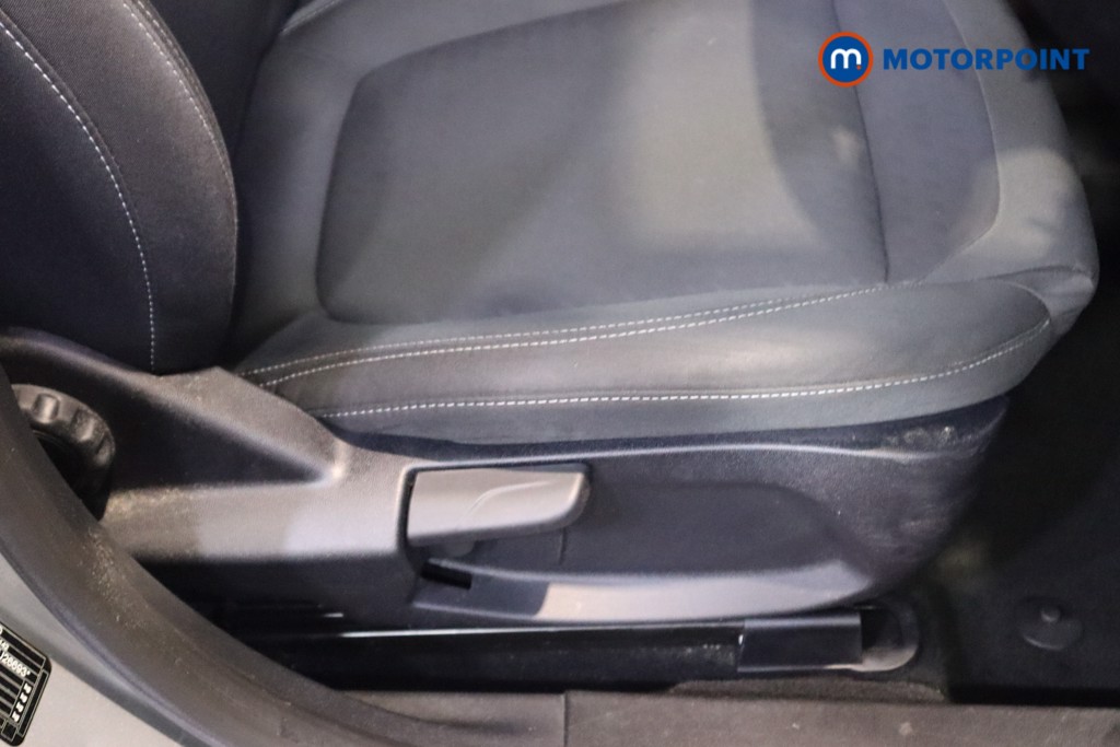 Ford Fiesta Zetec Manual Petrol Hatchback - Stock Number (1606090) - 17th supplementary image