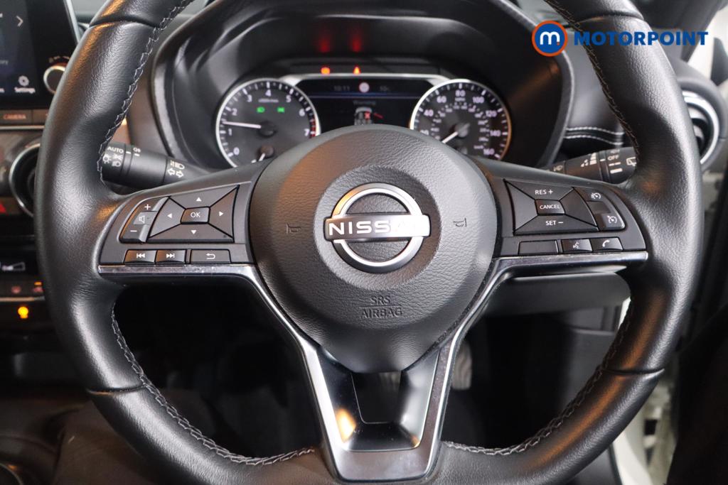 Nissan Juke N-Connecta Manual Petrol SUV - Stock Number (1606268) - 9th supplementary image