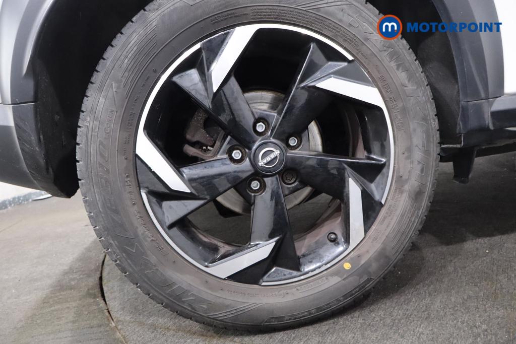 Nissan Juke N-Connecta Manual Petrol SUV - Stock Number (1606268) - 21st supplementary image