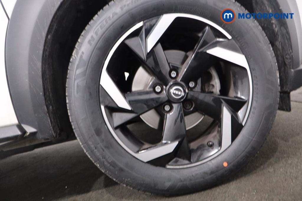 Nissan Juke N-Connecta Manual Petrol SUV - Stock Number (1606268) - 22nd supplementary image