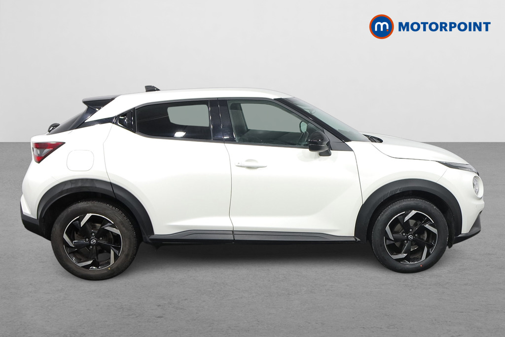 Nissan Juke N-Connecta Manual Petrol SUV - Stock Number (1606268) - Drivers side