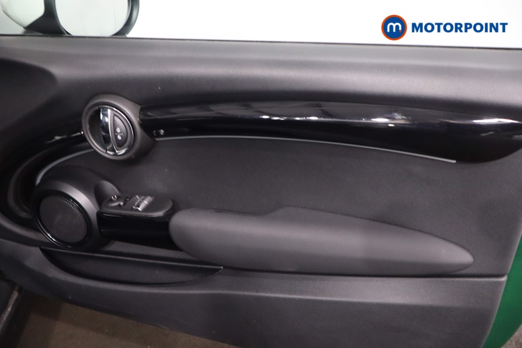 Mini Hatchback Cooper S Level 2 Automatic Electric Hatchback - Stock Number (1606554) - 23rd supplementary image