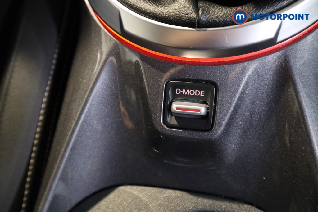 Nissan Juke Tekna Manual Petrol SUV - Stock Number (1607191) - 9th supplementary image