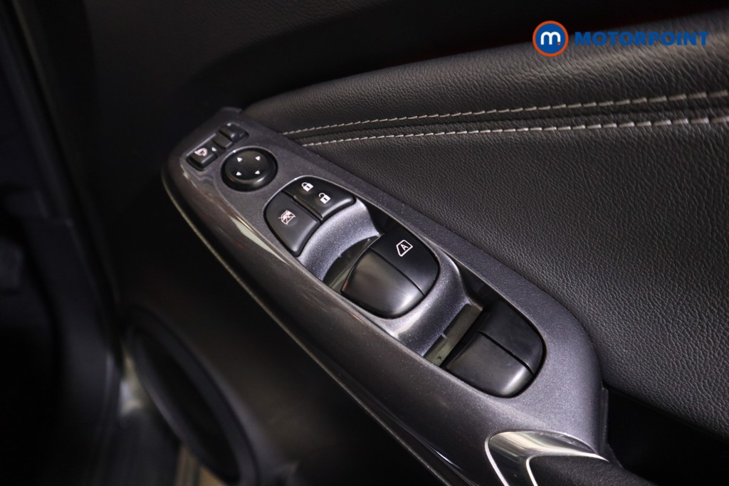 Nissan Juke Tekna Manual Petrol SUV - Stock Number (1607191) - 13th supplementary image