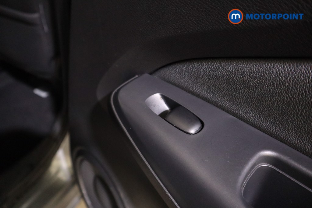 Nissan Juke Tekna Manual Petrol SUV - Stock Number (1607191) - 18th supplementary image