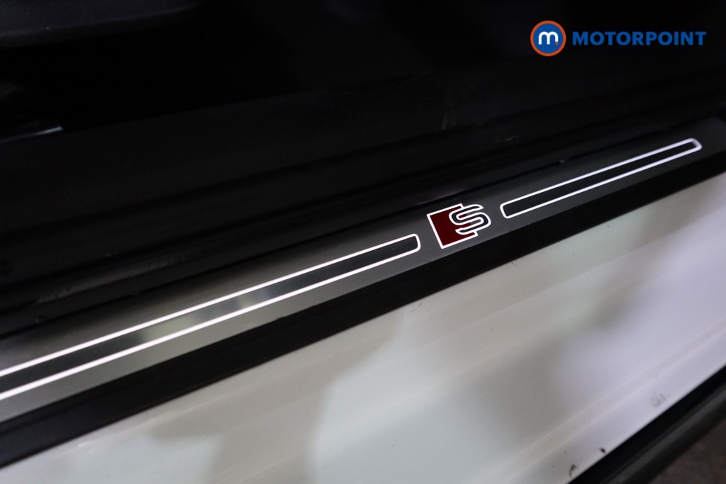 Audi A4 Black Edition Automatic Petrol Estate - Stock Number (1607770) - 16th supplementary image