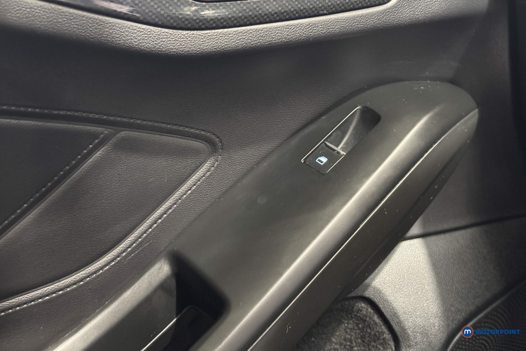 Ford Focus St-Line Edition Manual Petrol Hatchback - Stock Number (1608219) - 12th supplementary image