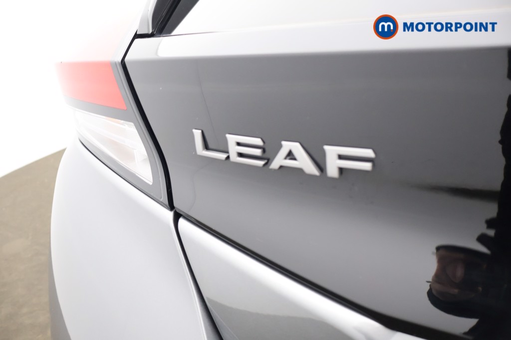 Nissan Leaf Tekna Automatic Electric Hatchback - Stock Number (1608433) - 5th supplementary image