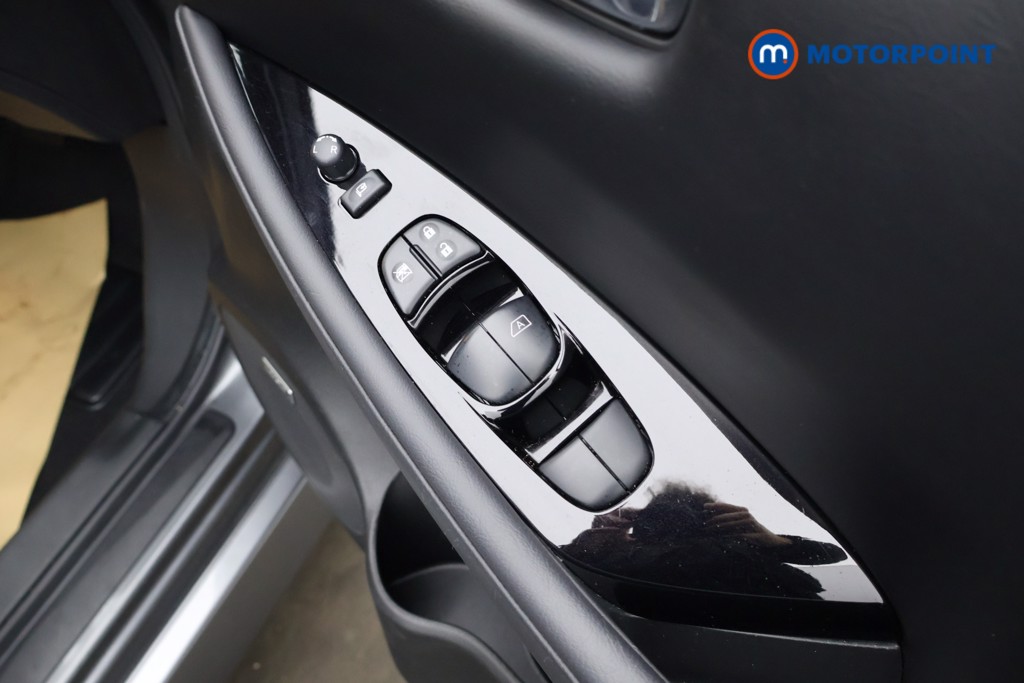 Nissan Leaf Tekna Automatic Electric Hatchback - Stock Number (1608433) - 24th supplementary image