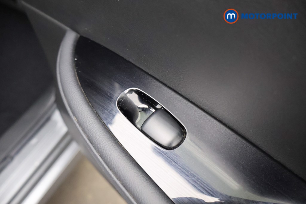 Nissan Leaf Tekna Automatic Electric Hatchback - Stock Number (1608433) - 29th supplementary image