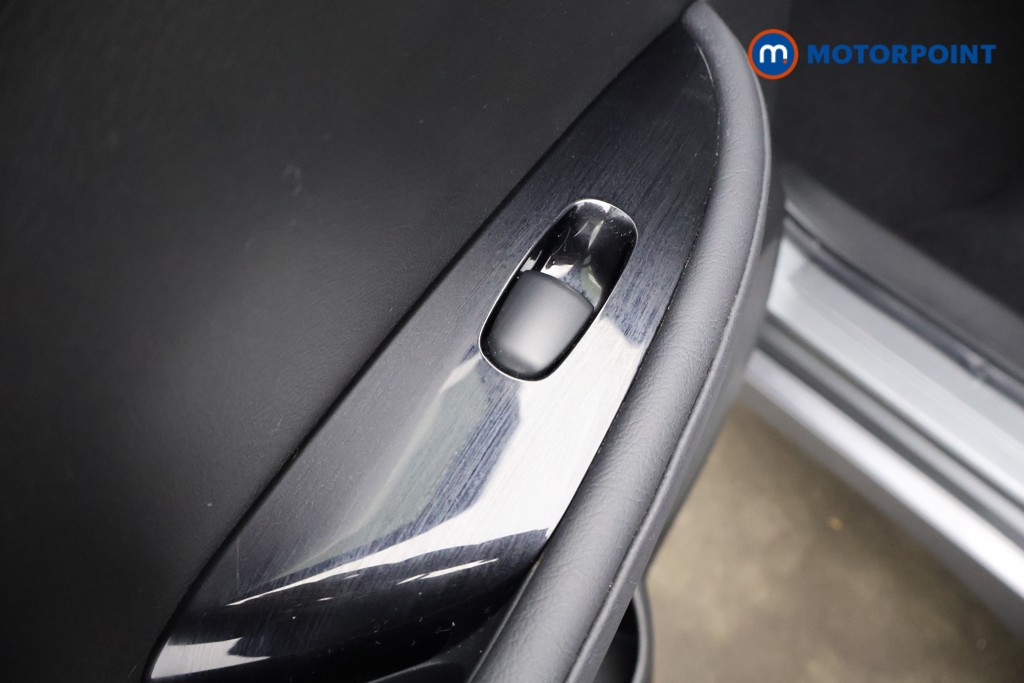 Nissan Leaf Tekna Automatic Electric Hatchback - Stock Number (1608433) - 34th supplementary image