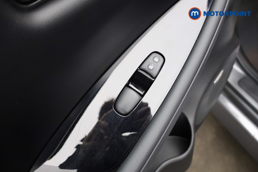 Nissan Leaf Tekna Automatic Electric Hatchback - Stock Number (1608433) - 36th supplementary image