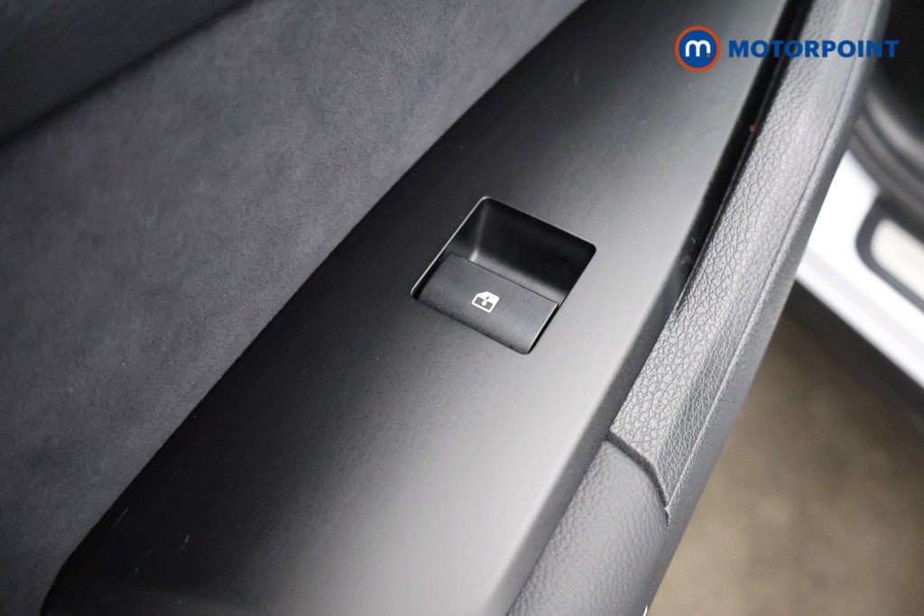 KIA Sportage Gt-Line Automatic Petrol-Electric Hybrid SUV - Stock Number (1608448) - 43rd supplementary image