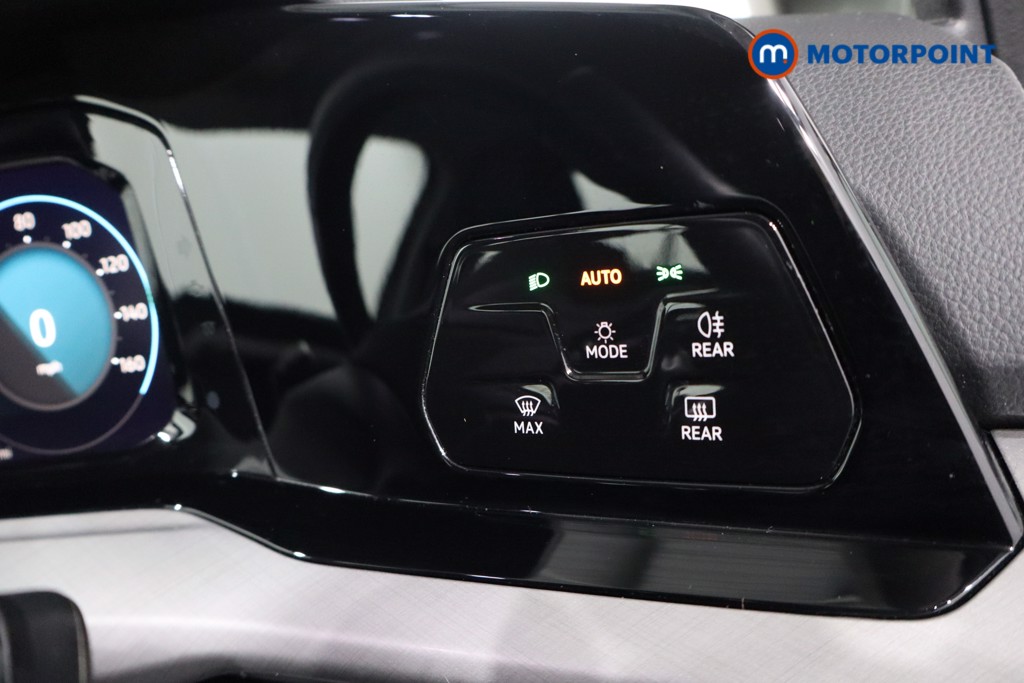 Volkswagen Golf Life Automatic Diesel Hatchback - Stock Number (1608631) - 17th supplementary image