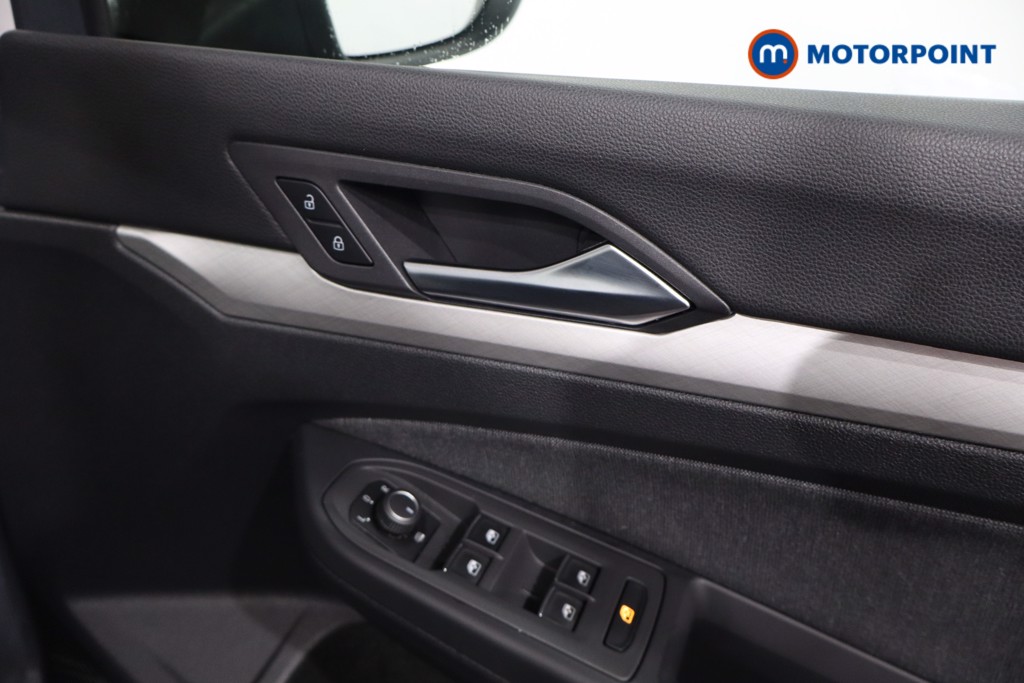 Volkswagen Golf Life Automatic Diesel Hatchback - Stock Number (1608631) - 24th supplementary image