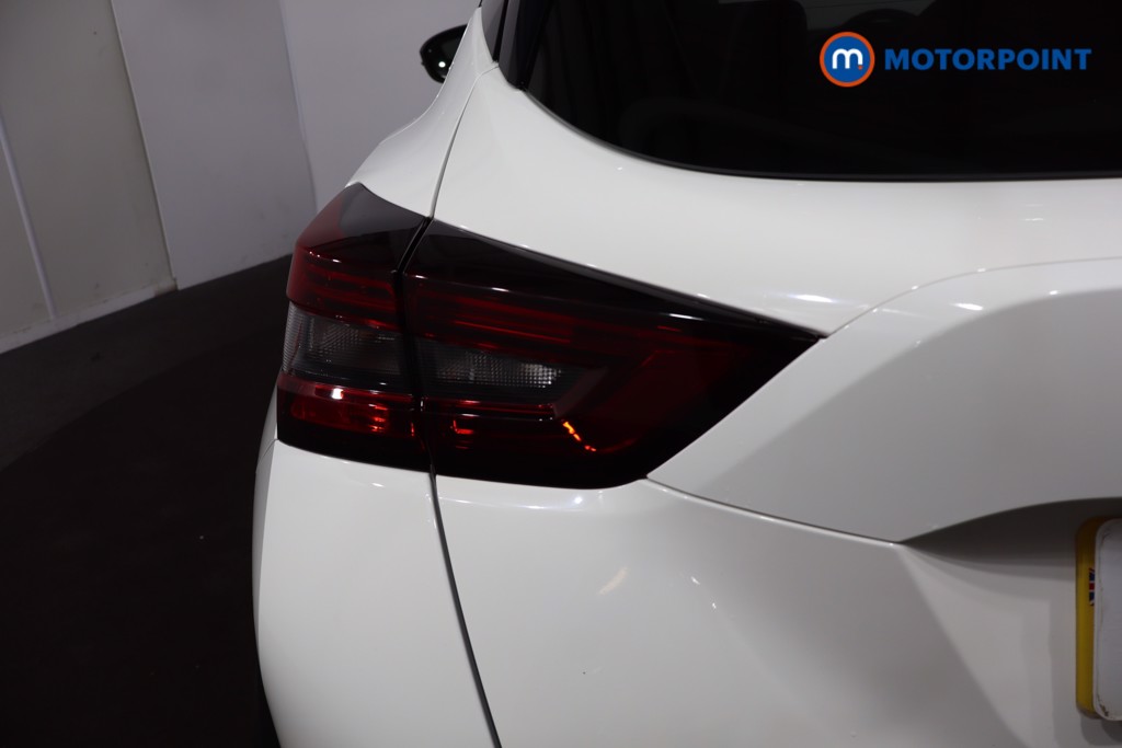 Nissan Juke N-Connecta Automatic Petrol-Electric Hybrid SUV - Stock Number (1609566) - 30th supplementary image