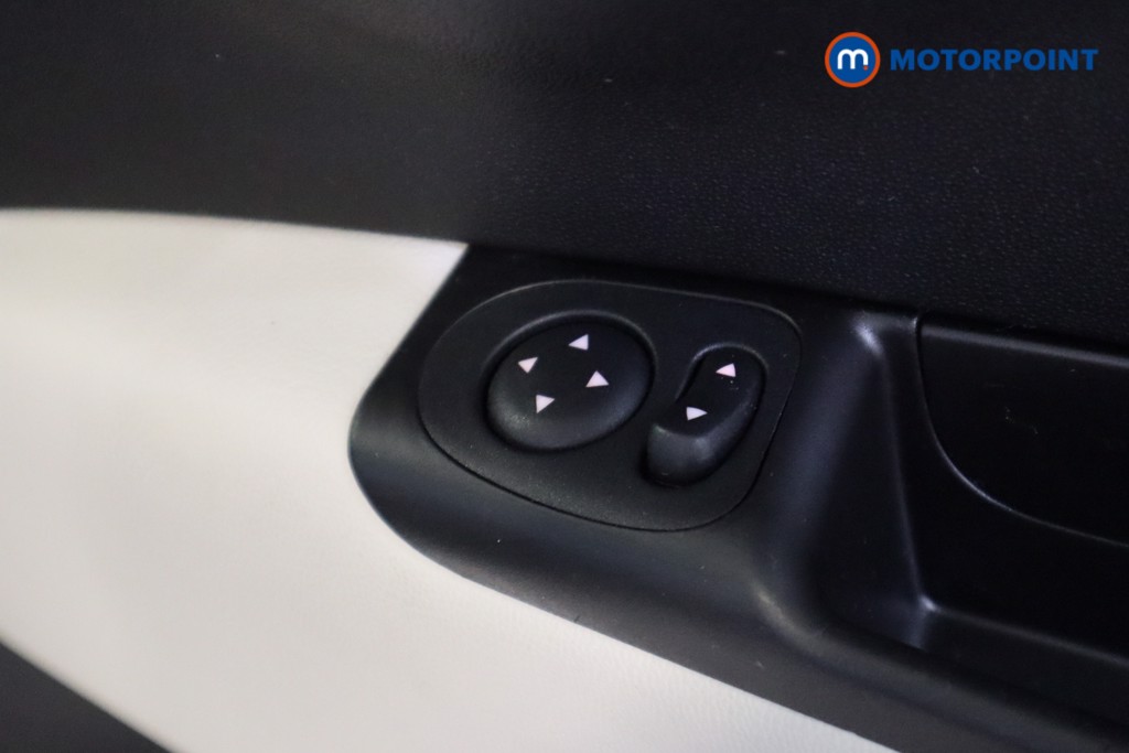 Fiat 500 Dolcevita Manual Petrol Hatchback - Stock Number (1609655) - 11th supplementary image