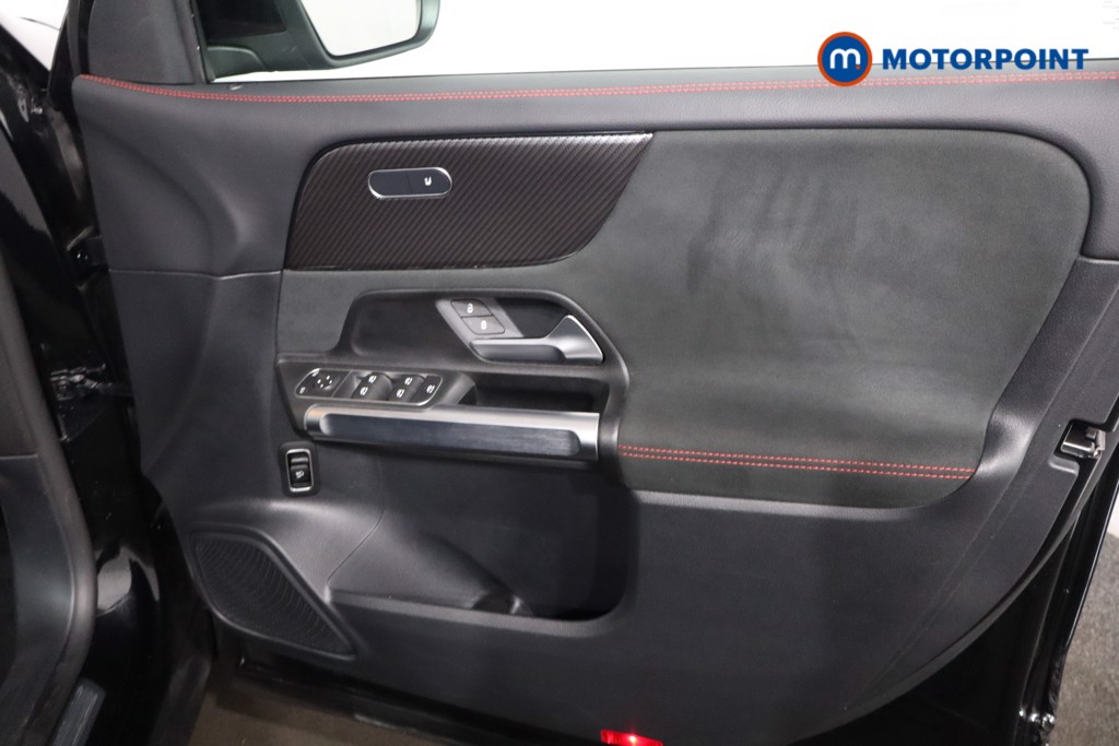 Mercedes-Benz GLB Amg Line Automatic Petrol SUV - Stock Number (1609696) - 23rd supplementary image