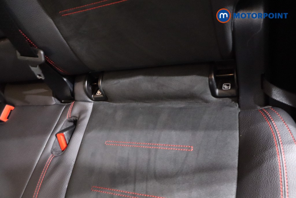 Mercedes-Benz GLB Amg Line Automatic Petrol SUV - Stock Number (1609696) - 26th supplementary image