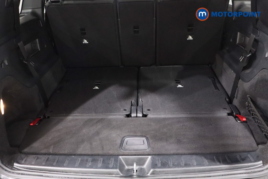 Mercedes-Benz GLB Amg Line Automatic Petrol SUV - Stock Number (1609696) - 39th supplementary image