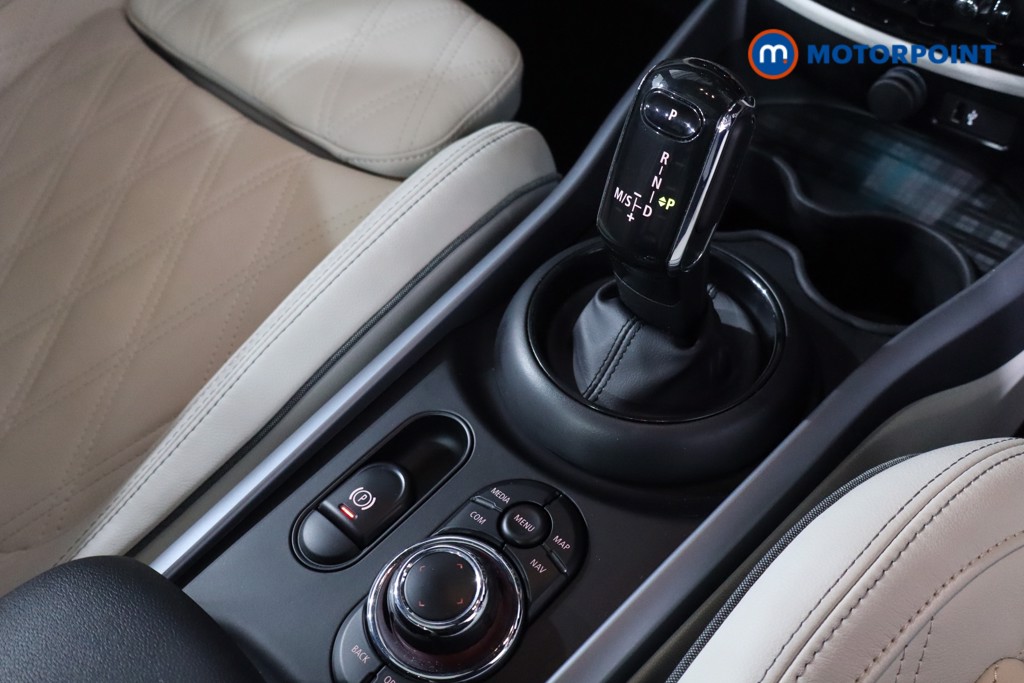 Mini Clubman Cooper Exclusive Automatic Petrol Estate - Stock Number (1610649) - 20th supplementary image