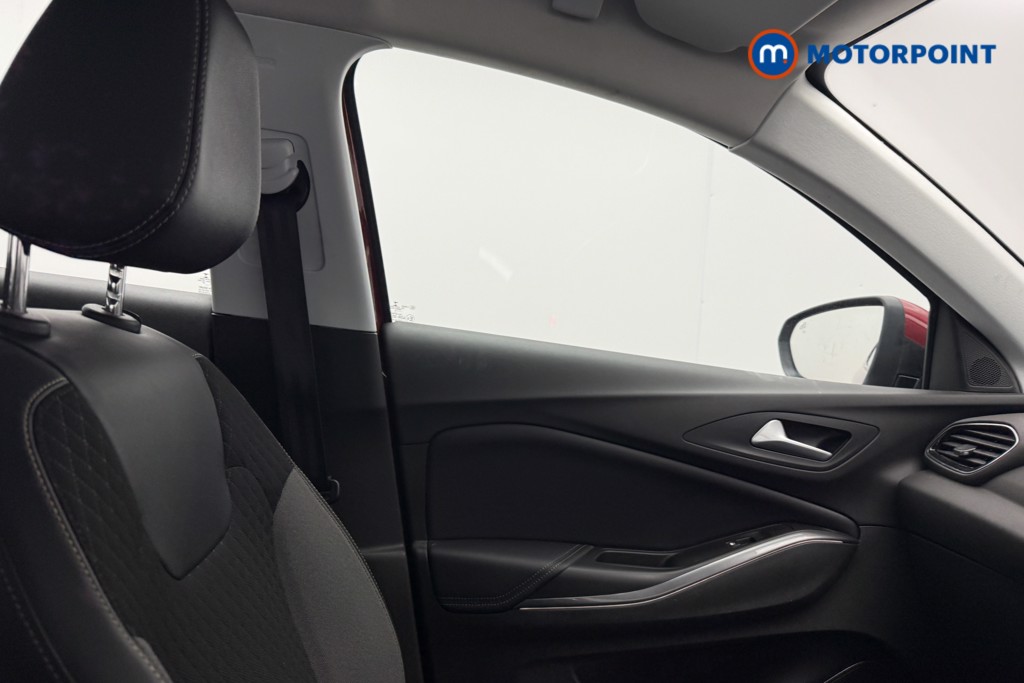 Vauxhall Grandland X Tech Line Nav Manual Petrol SUV - Stock Number (1592658) - 16th supplementary image