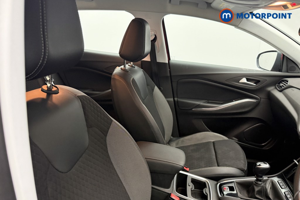 Vauxhall Grandland X Tech Line Nav Manual Petrol SUV - Stock Number (1592658) - 19th supplementary image