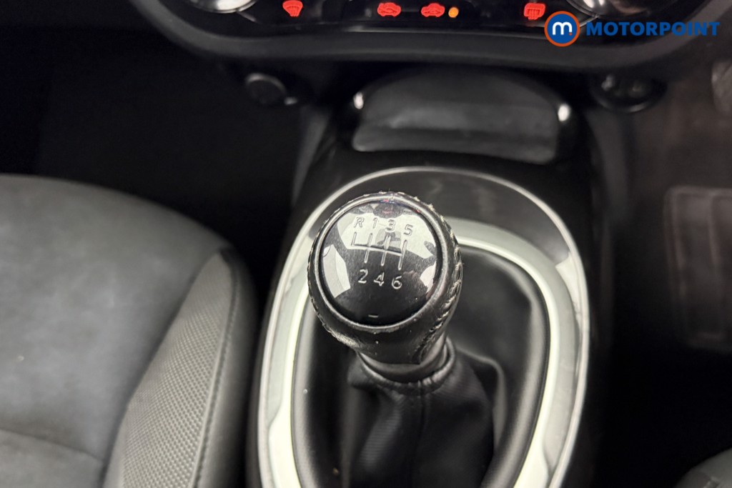 Nissan Juke N-Connecta Manual Petrol SUV - Stock Number (1594310) - 11th supplementary image