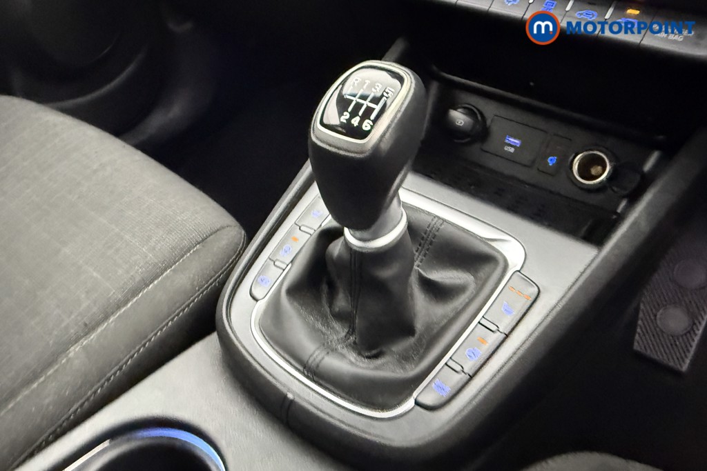 Hyundai Kona Premium Manual Petrol SUV - Stock Number (1595836) - 14th supplementary image