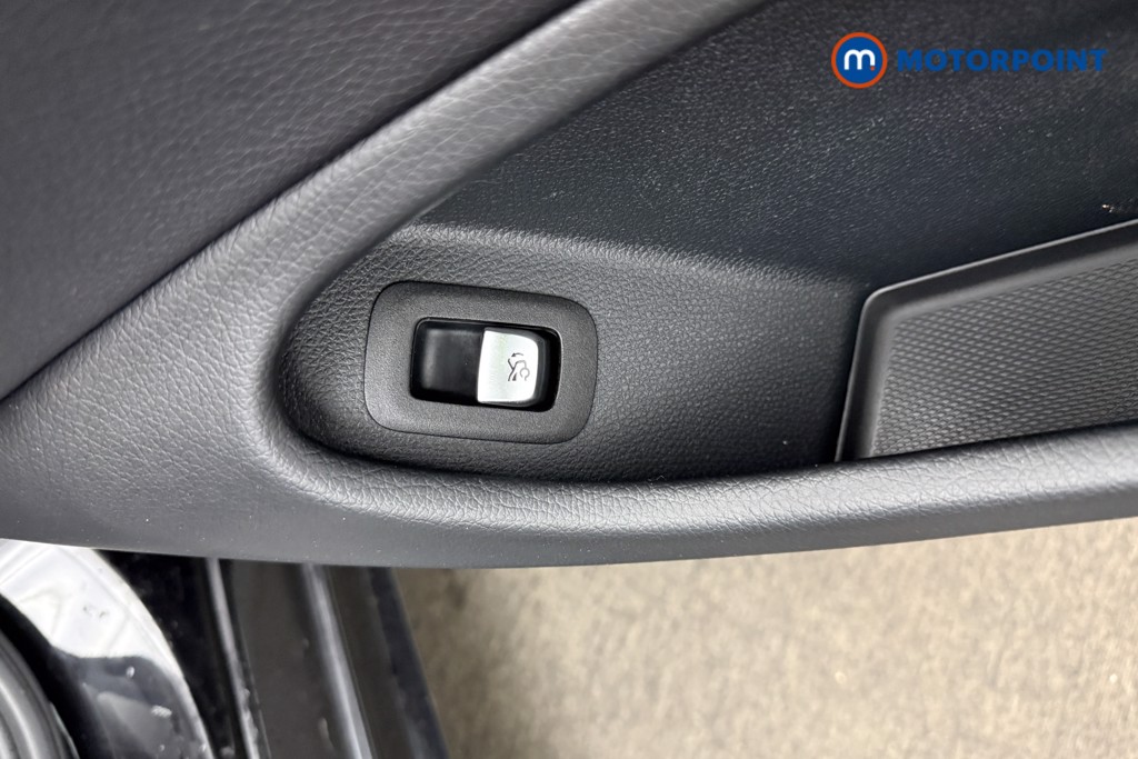 Mercedes-Benz C Class Amg Line Automatic Petrol Coupe - Stock Number (1600577) - 14th supplementary image