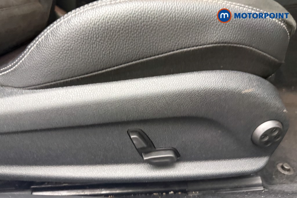 Mercedes-Benz C Class Amg Line Automatic Petrol Coupe - Stock Number (1600577) - 17th supplementary image