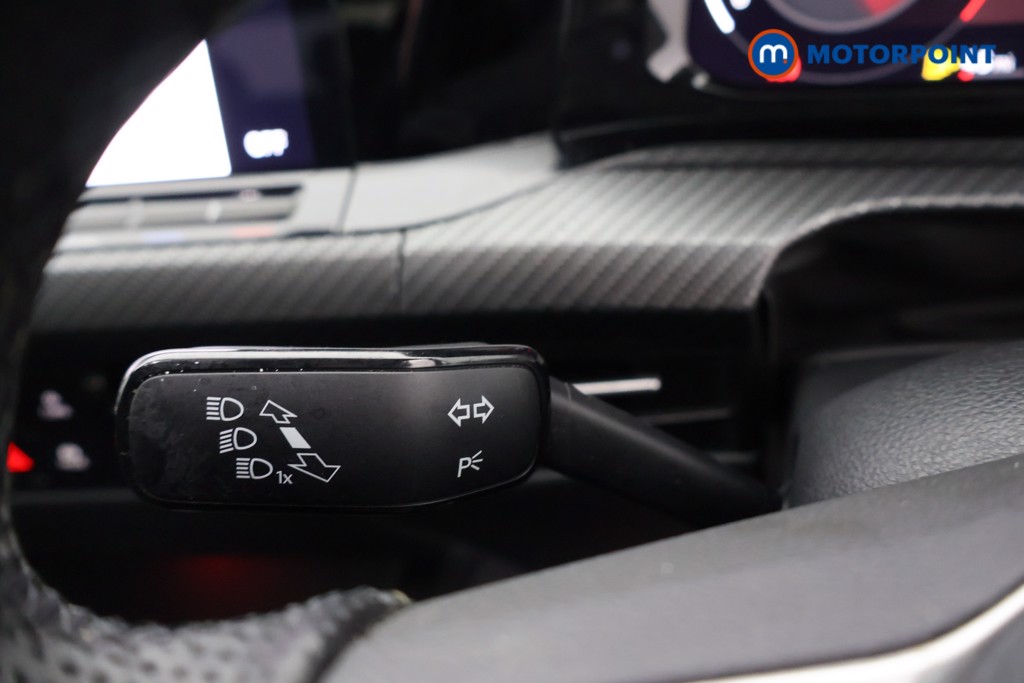 Volkswagen Golf R-Line Manual Petrol Hatchback - Stock Number (1603783) - 5th supplementary image