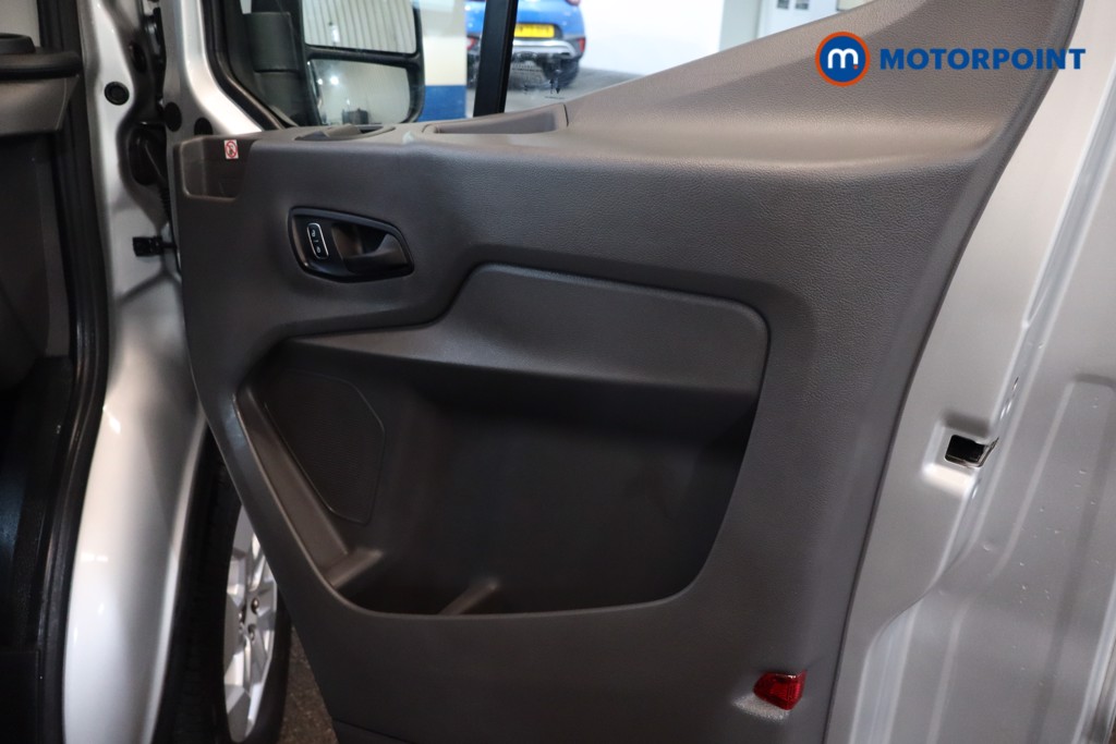 Ford Transit Limited Automatic Diesel Medium Roof Van - Stock Number (1605489) - 23rd supplementary image