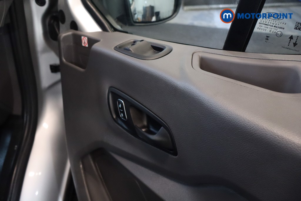 Ford Transit Limited Automatic Diesel Medium Roof Van - Stock Number (1605489) - 24th supplementary image