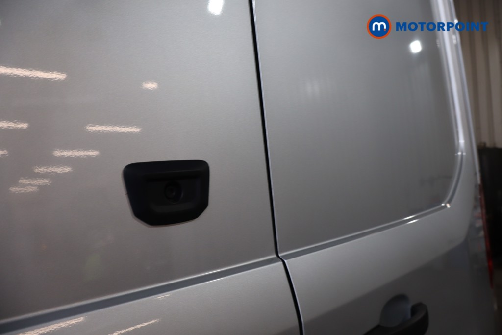 Ford Transit Limited Automatic Diesel Medium Roof Van - Stock Number (1605489) - 35th supplementary image