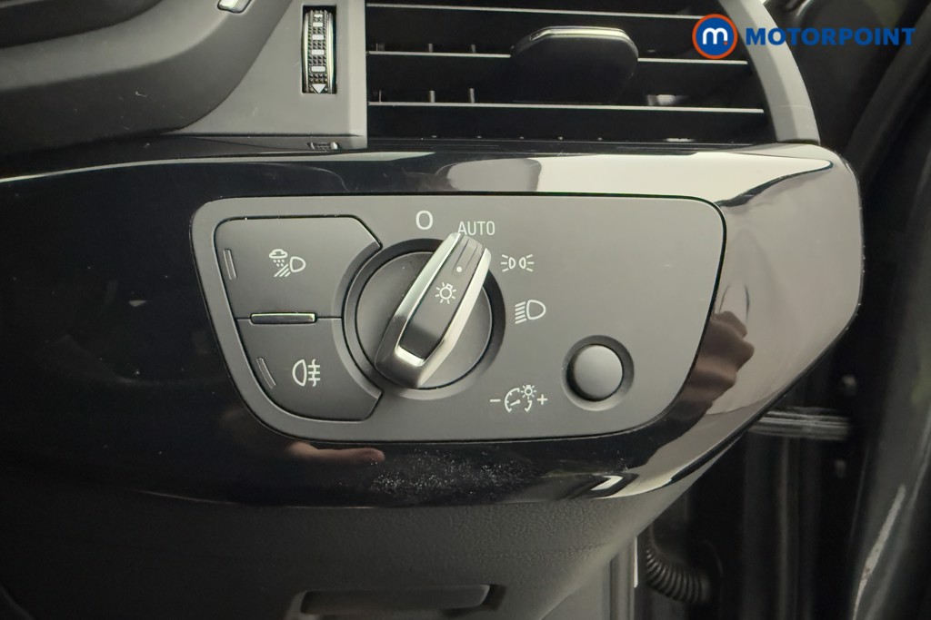 Audi A4 Black Edition Automatic Diesel Saloon - Stock Number (1605568) - 17th supplementary image