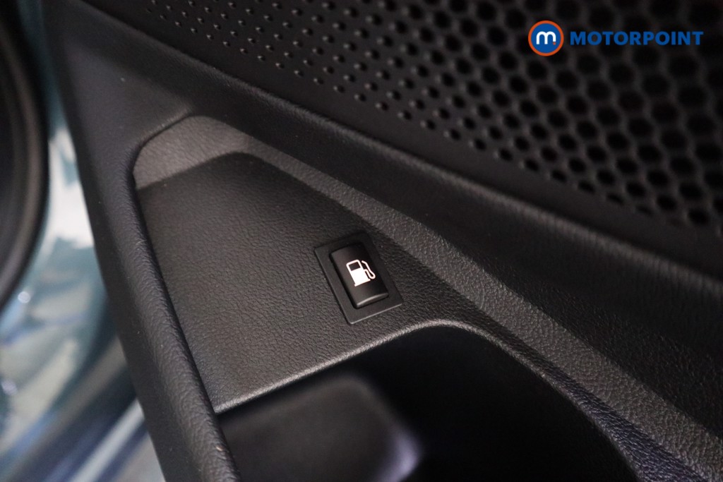 BMW 3 Series Sport Pro Automatic Petrol Plug-In Hybrid Saloon - Stock Number (1606455) - 12th supplementary image