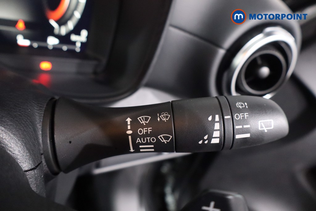 Nissan Juke Tekna Automatic Petrol SUV - Stock Number (1607609) - 15th supplementary image