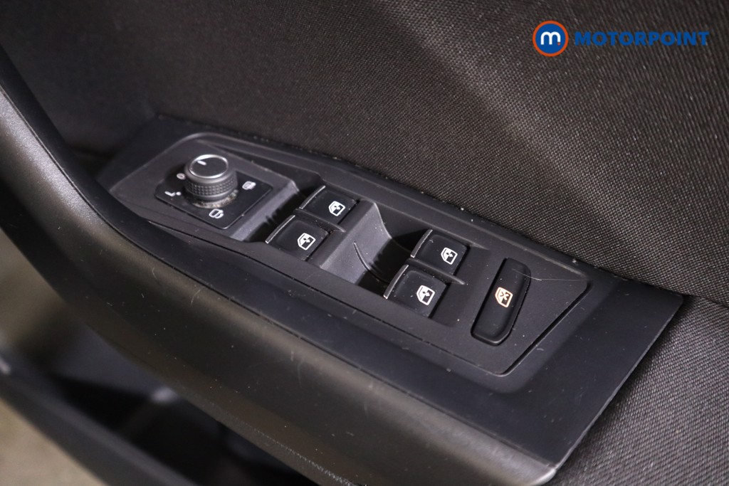 Volkswagen T-Roc Black Edition Automatic Petrol SUV - Stock Number (1608931) - 12th supplementary image