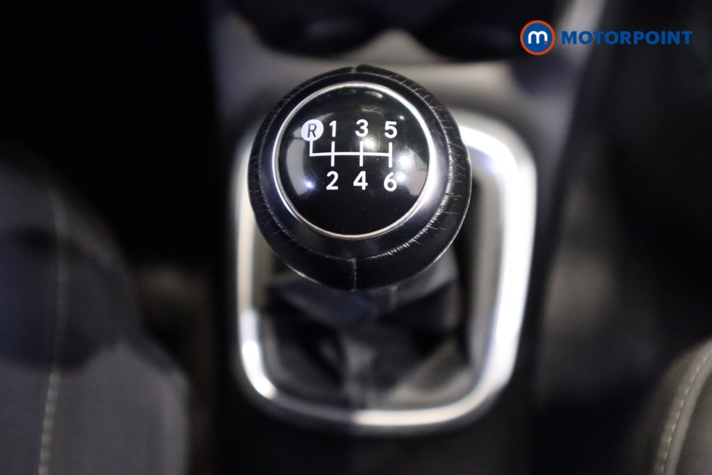 Toyota Yaris Icon Tech Manual Petrol Hatchback - Stock Number (1609287) - 5th supplementary image