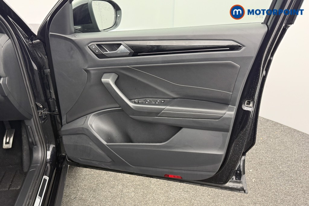 Volkswagen T-Roc Black Edition Automatic Petrol SUV - Stock Number (1609453) - 18th supplementary image