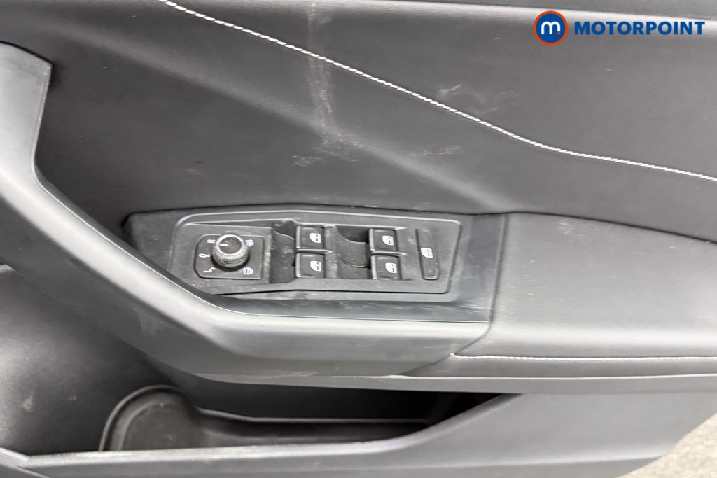 Volkswagen T-Roc Black Edition Automatic Petrol SUV - Stock Number (1609454) - 17th supplementary image