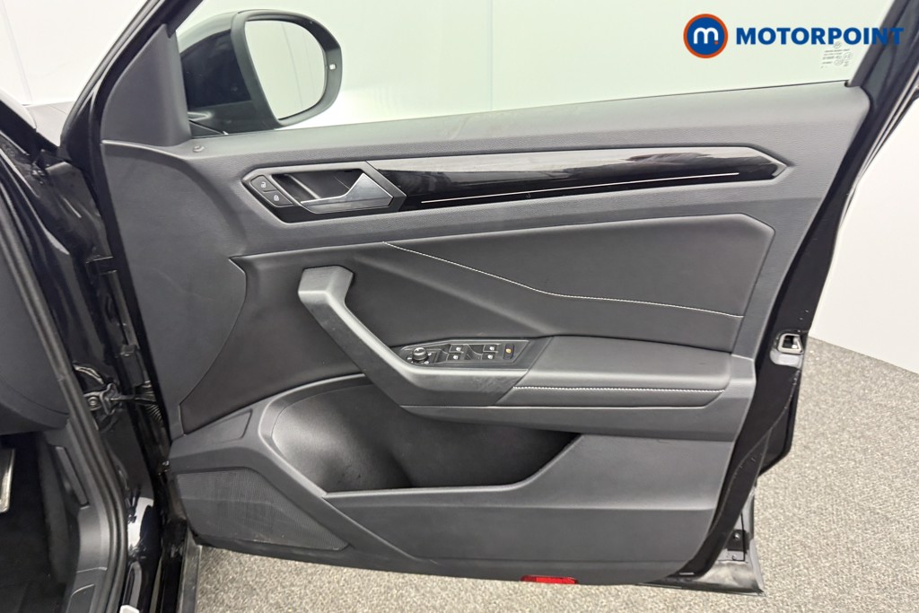 Volkswagen T-Roc Black Edition Automatic Petrol SUV - Stock Number (1609457) - 18th supplementary image