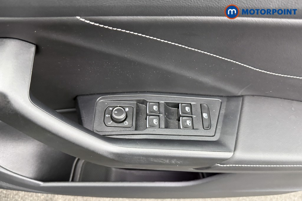 Volkswagen T-Roc Black Edition Automatic Petrol SUV - Stock Number (1609458) - 17th supplementary image