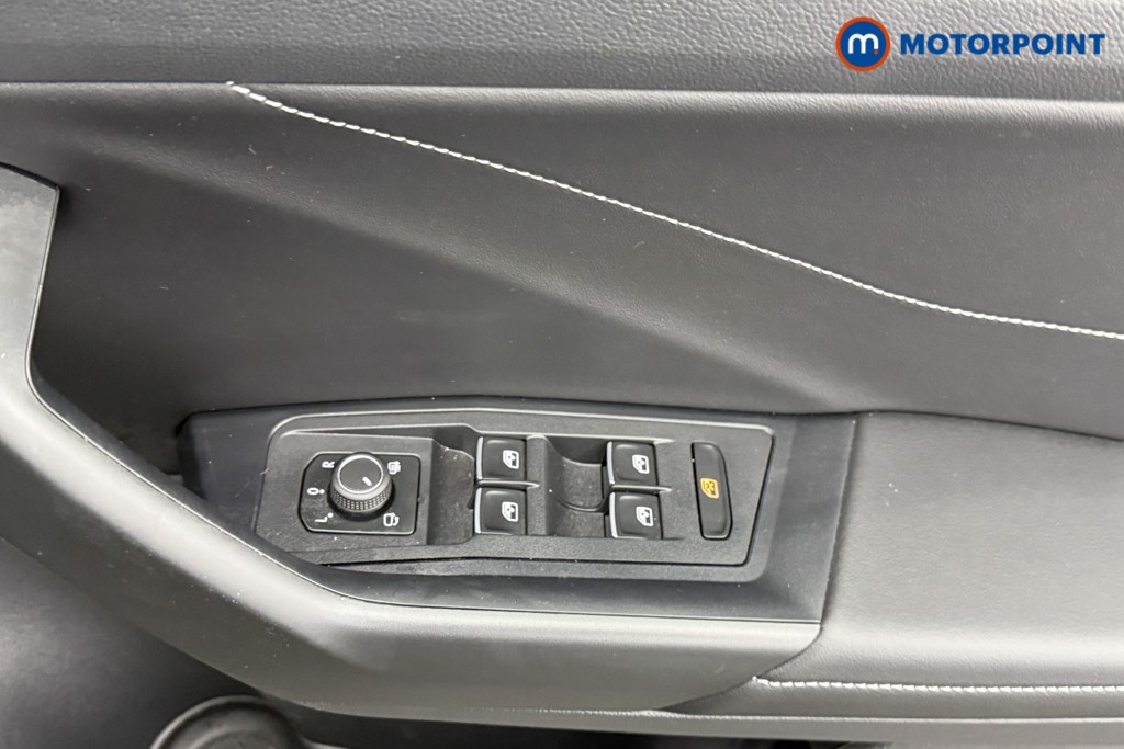 Volkswagen T-Roc Black Edition Automatic Petrol SUV - Stock Number (1609460) - 17th supplementary image