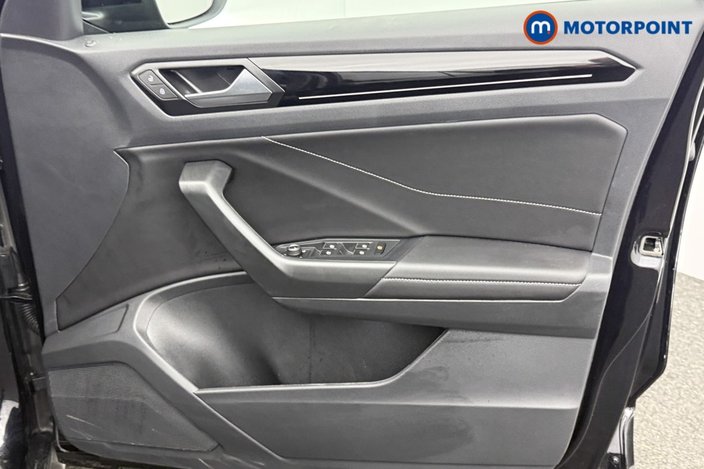 Volkswagen T-Roc Black Edition Automatic Petrol SUV - Stock Number (1609460) - 18th supplementary image