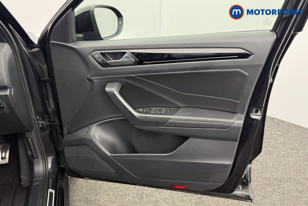 Volkswagen T-Roc Black Edition Automatic Petrol SUV - Stock Number (1609462) - 17th supplementary image