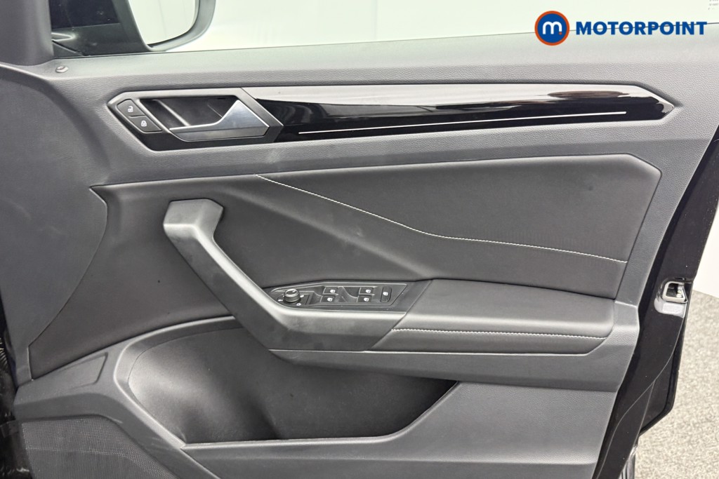 Volkswagen T-Roc Black Edition Automatic Petrol SUV - Stock Number (1609463) - 18th supplementary image