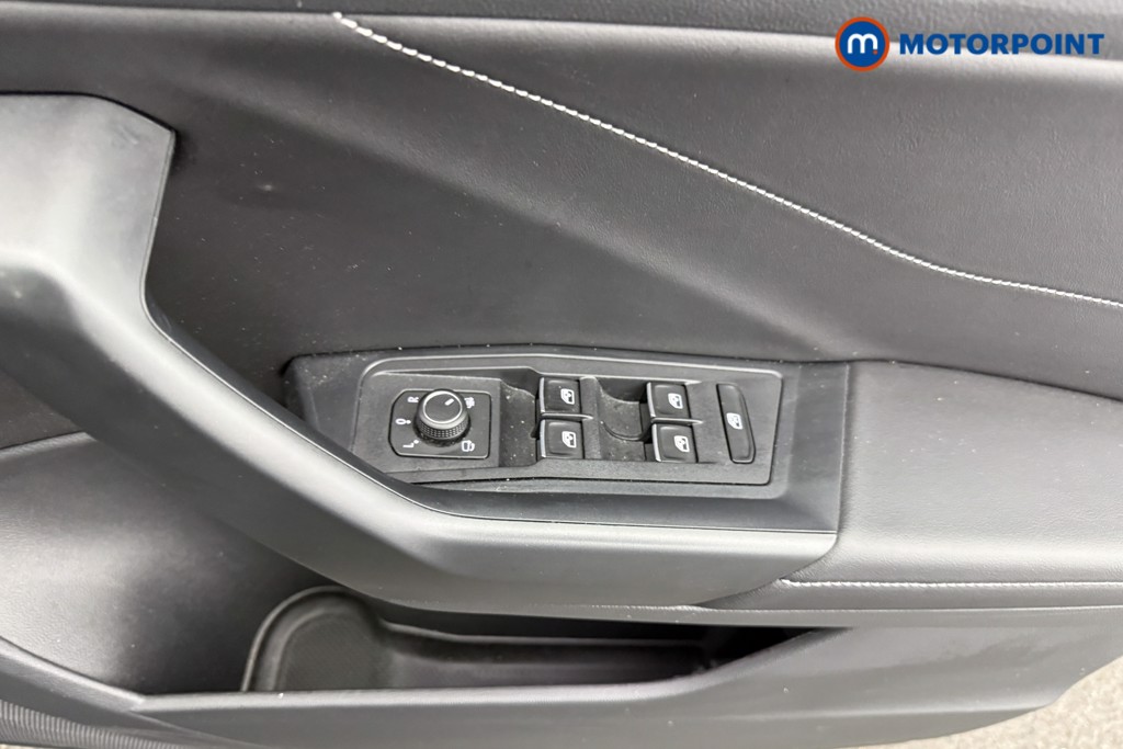 Volkswagen T-Roc Black Edition Automatic Petrol SUV - Stock Number (1609467) - 17th supplementary image